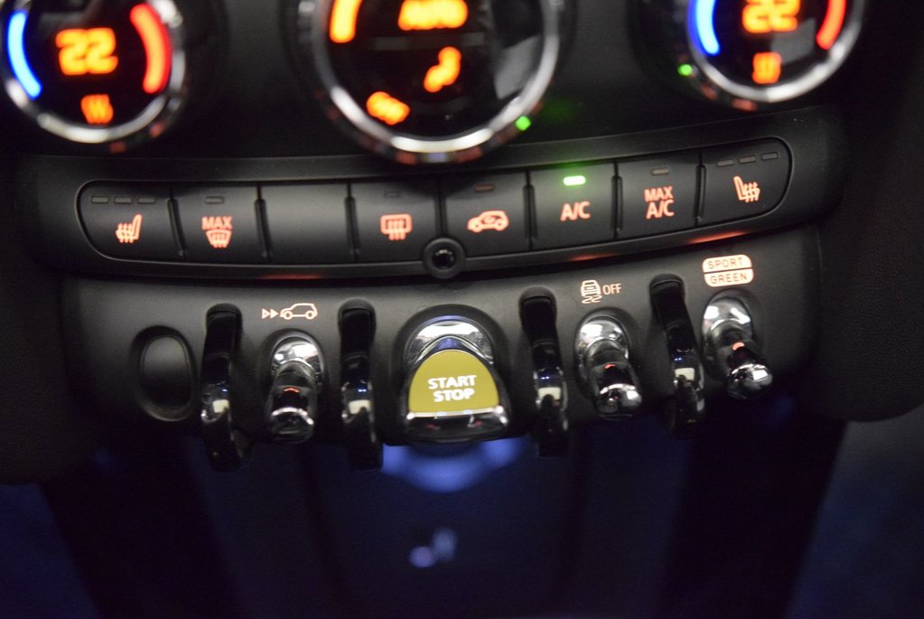 2024 MINI 3 Door Cooper SE+PREMIER+HARMAN in Laval, Quebec - 30 - w1024h768px