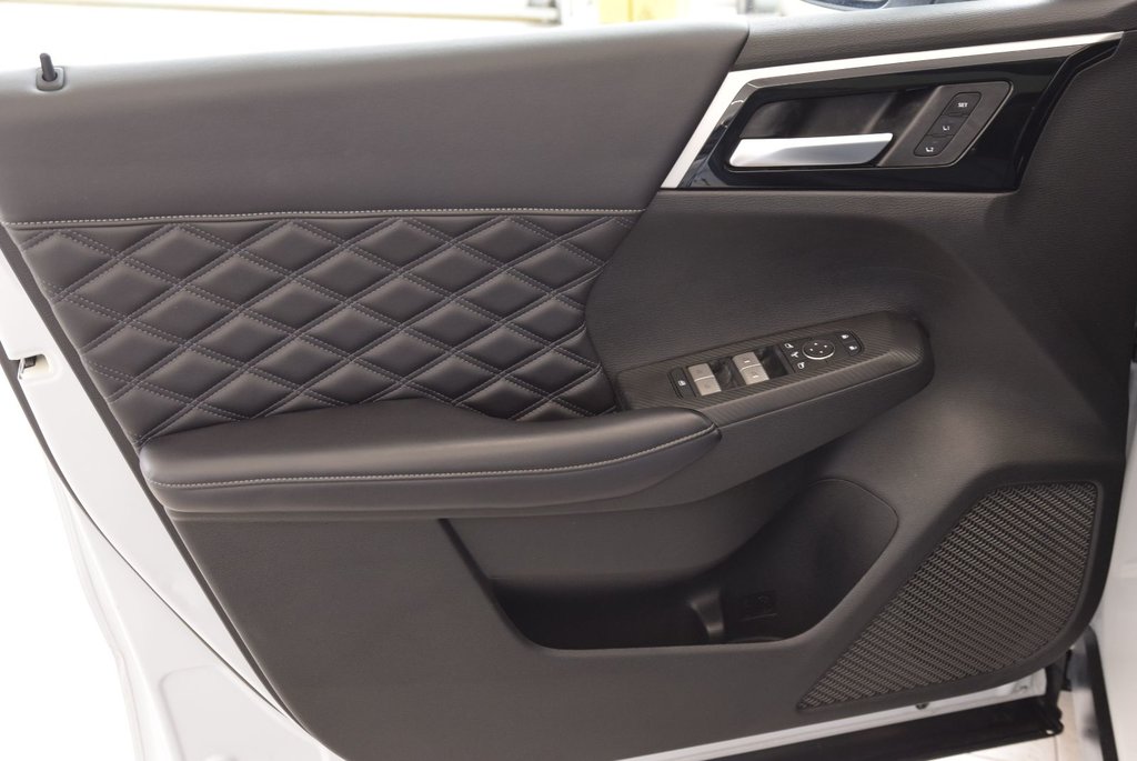Mitsubishi OUTLANDER PHEV SEL+CUIR+TOIT PANO+AWD+WOW 2023 à Laval, Québec - 18 - w1024h768px