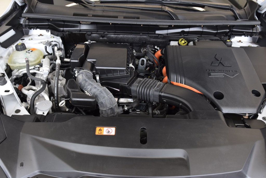 Mitsubishi OUTLANDER PHEV SEL+CUIR+TOIT PANO+AWD+WOW 2023 à Laval, Québec - 17 - w1024h768px