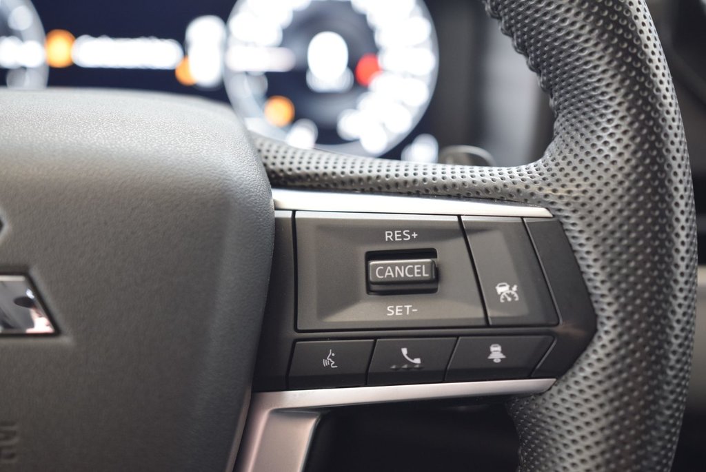 Mitsubishi OUTLANDER PHEV SEL+CUIR+TOIT PANO+AWD+WOW 2023 à Laval, Québec - 26 - w1024h768px