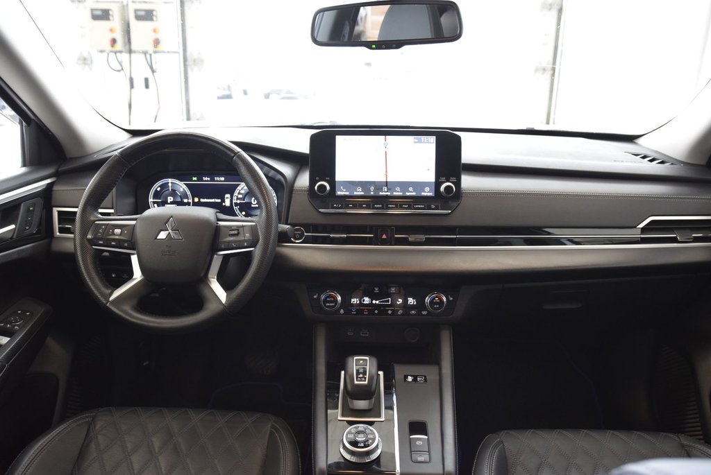 Mitsubishi OUTLANDER PHEV SEL+CUIR+TOIT PANO+AWD+WOW 2023 à Laval, Québec - 23 - w1024h768px
