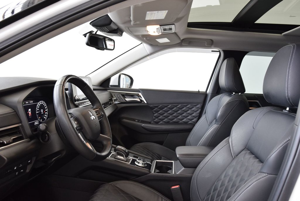 Mitsubishi OUTLANDER PHEV SEL+CUIR+TOIT PANO+AWD+WOW 2023 à Laval, Québec - 20 - w1024h768px