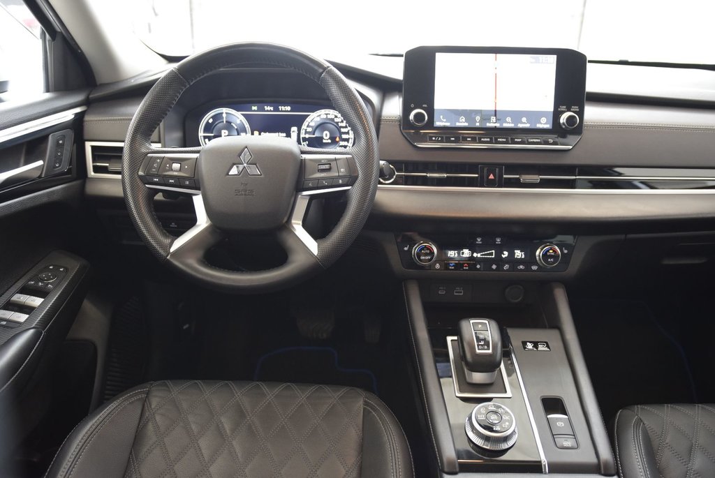 Mitsubishi OUTLANDER PHEV SEL+CUIR+TOIT PANO+AWD+WOW 2023 à Laval, Québec - 24 - w1024h768px