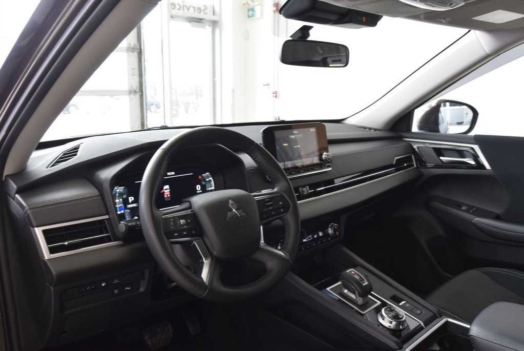 2024 Mitsubishi Outlander Plug-In Hybrid ES+PHEV+BAS KM+8 ROUES 8 PNEUS in Laval, Quebec - 9 - w1024h768px