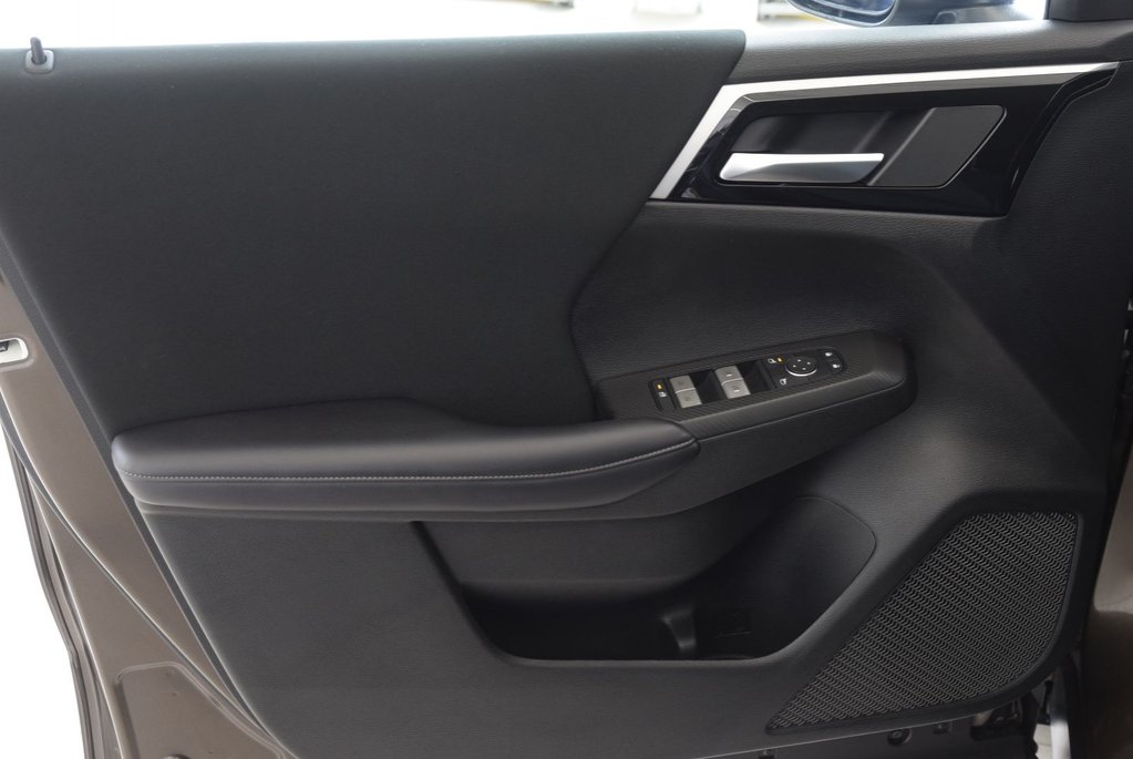 2024 Mitsubishi Outlander Plug-In Hybrid ES+PHEV+BAS KM+8 ROUES 8 PNEUS in Laval, Quebec - 19 - w1024h768px