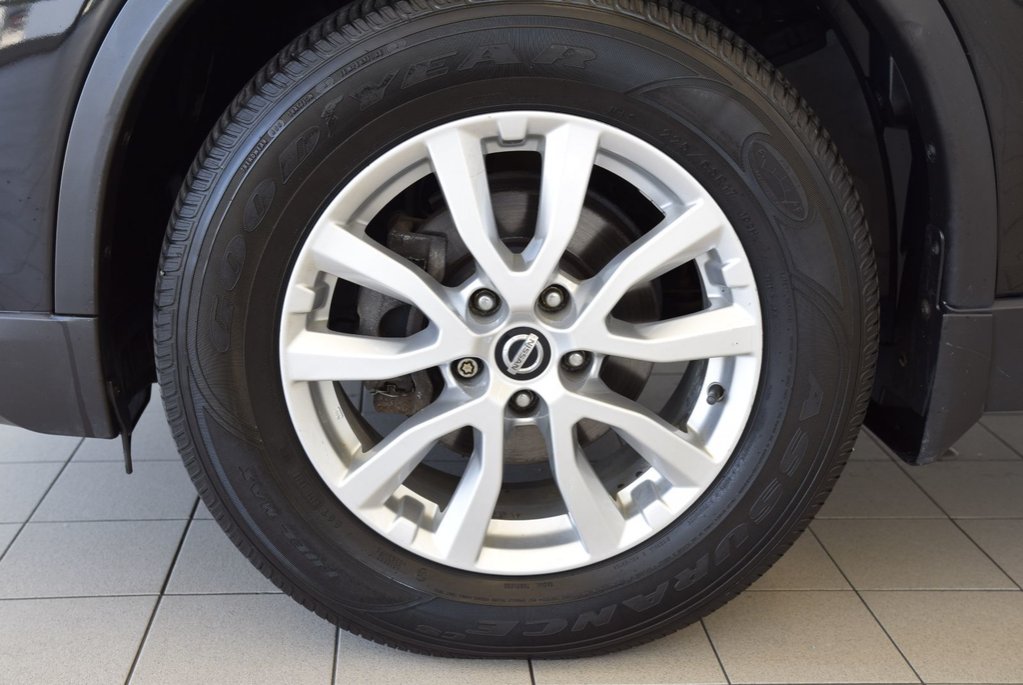 2018 Nissan Rogue SV+TOIT PANO+AWD+BAS KM+ in Laval, Quebec - 7 - w1024h768px