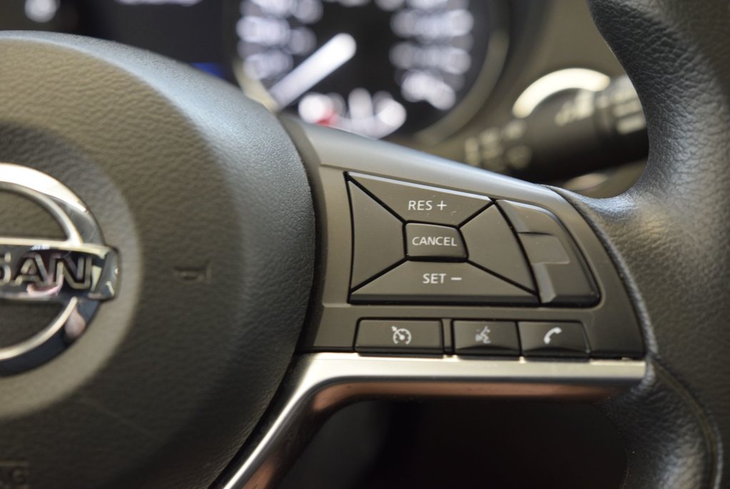 2018 Nissan Rogue SV+TOIT PANO+AWD+BAS KM+ in Laval, Quebec - 23 - w1024h768px