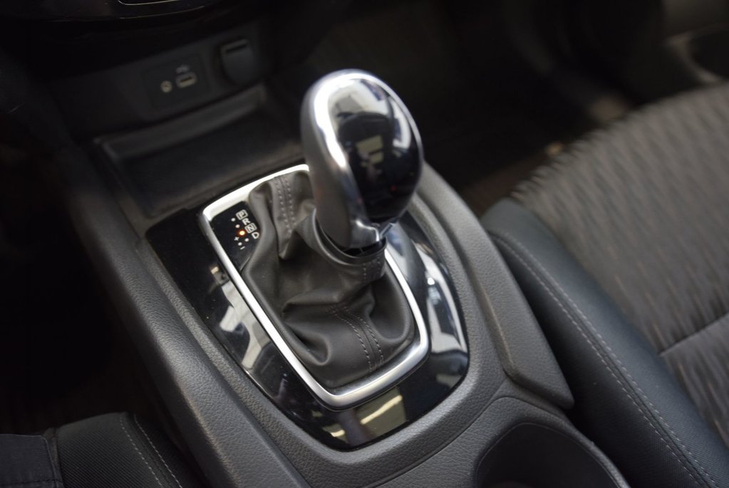 2018 Nissan Rogue SV+TOIT PANO+AWD+BAS KM+ in Laval, Quebec - 28 - w1024h768px