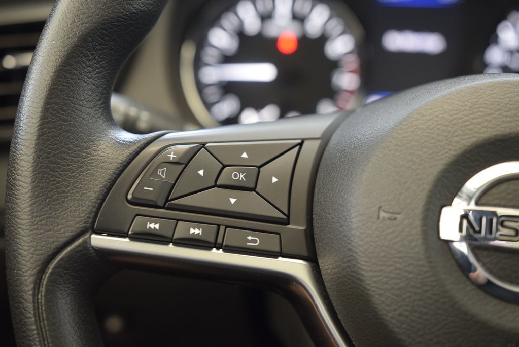 2018 Nissan Rogue SV+TOIT PANO+AWD+BAS KM+ in Laval, Quebec - 22 - w1024h768px