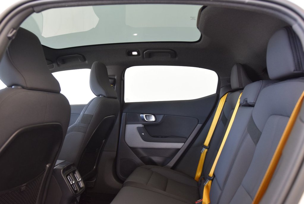 2023 Polestar 2 LONG RANGE+PERFORMANCE in Laval, Quebec - 18 - w1024h768px