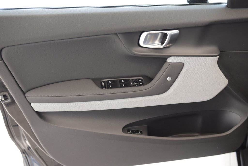 Polestar 2 PERFORMANCE PLUS+TOIT+AWD 2024 à Laval, Québec - 21 - w1024h768px