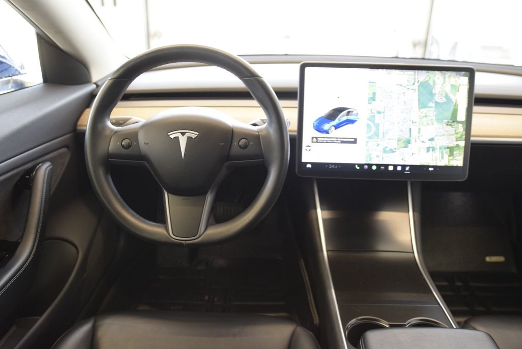 2018 Tesla Model 3 LONG RANGE+FULL SELF DRIVING in Laval, Quebec - 21 - w1024h768px