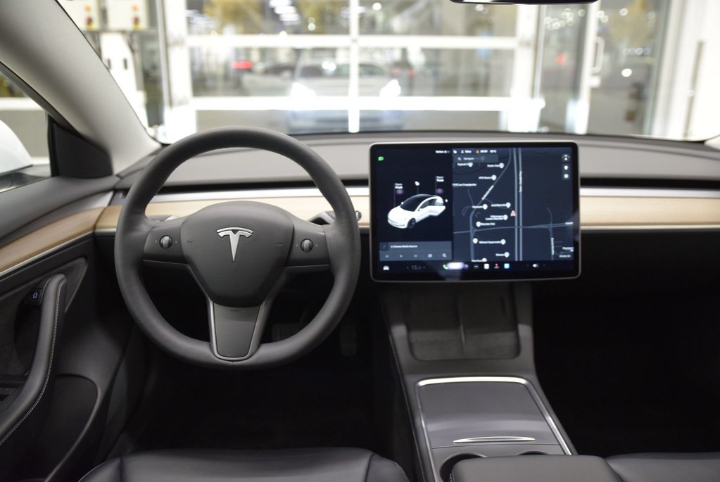 2021 Tesla Model 3 SR+CUIR+TOIT PANO+NAV+LED in Laval, Quebec - 22 - w1024h768px