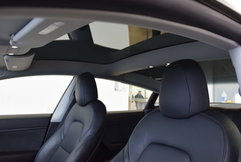 2021 Tesla Model 3 SR+JAMAIS ACCIDENTÉ+CUIR+ in Laval, Quebec - 8 - w1024h768px