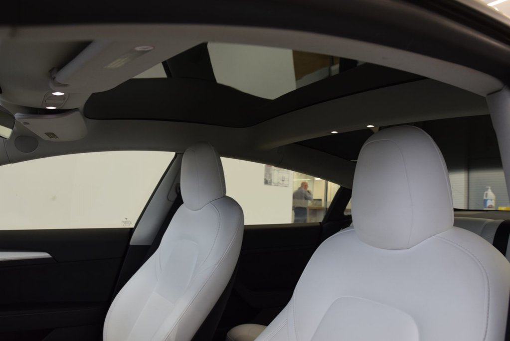 Tesla Model 3 SR+CUIR BLANC+PPF INCLUS 2022 à Laval, Québec - 9 - w1024h768px