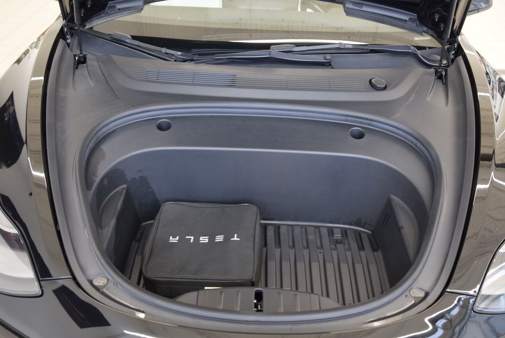 Tesla Model 3 SR+CUIR BLANC+PPF INCLUS 2022 à Laval, Québec - 16 - w1024h768px