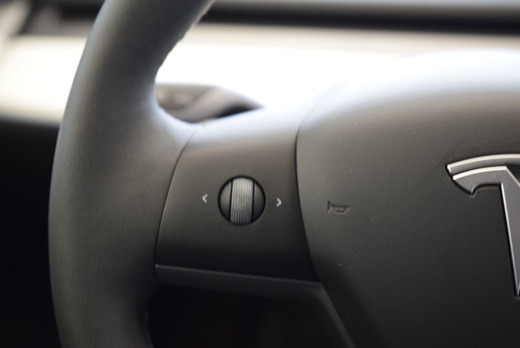 Tesla Model 3 SR+CUIR BLANC+PPF INCLUS 2022 à Laval, Québec - 22 - w1024h768px