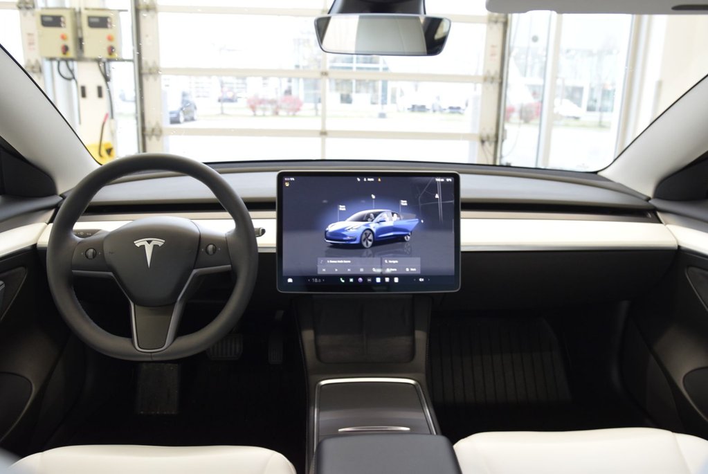 Tesla Model 3 SR+CUIR BLANC+PPF INCLUS 2022 à Laval, Québec - 20 - w1024h768px
