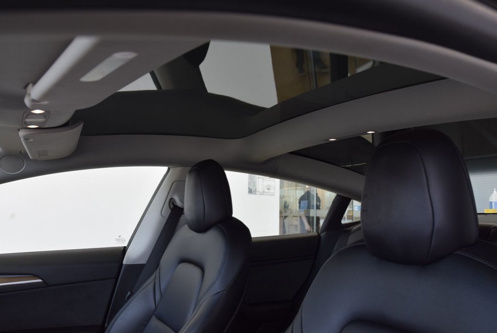 2022 Tesla Model 3 LONG RANGE+AWD+BOOST+CUIR in Laval, Quebec - 8 - w1024h768px