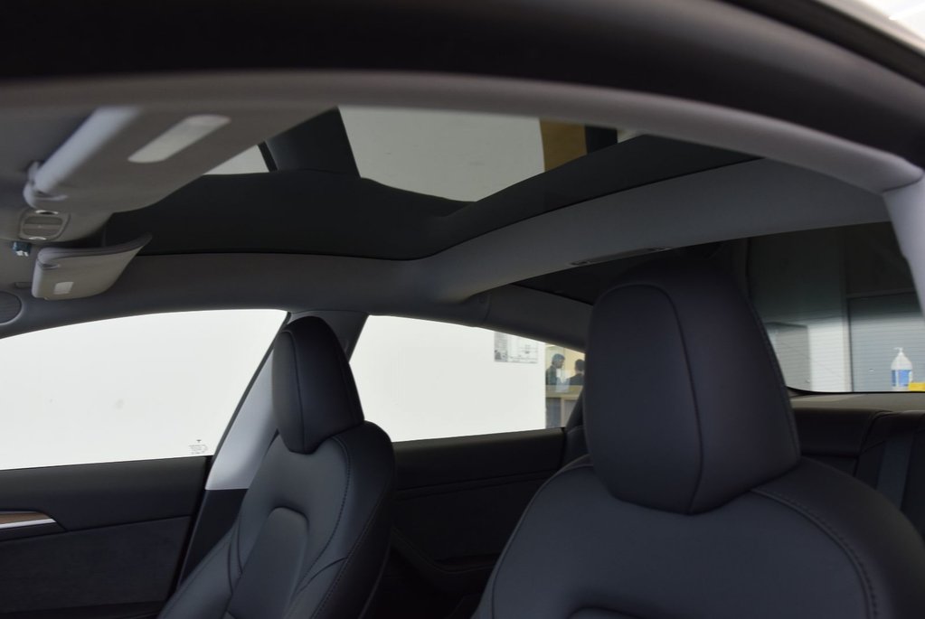 2023 Tesla Model 3 LONG RANGE+AWD+ROUGE+CUIR in Laval, Quebec - 8 - w1024h768px