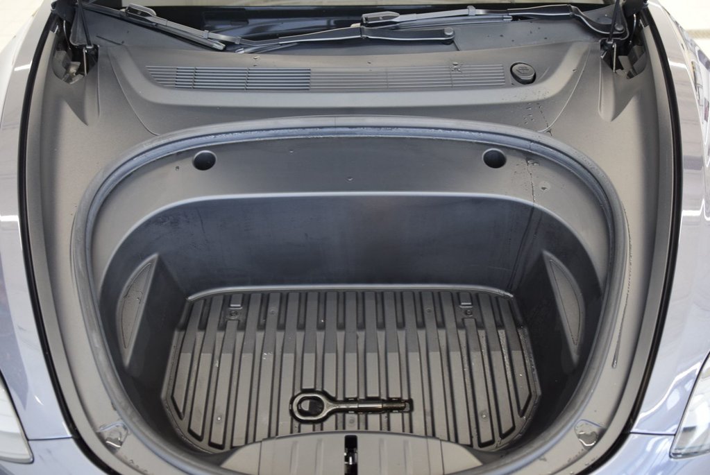 Tesla Model 3 SR+CUIR+TOIT PANO+LED+NAV 2023 à Laval, Québec - 17 - w1024h768px