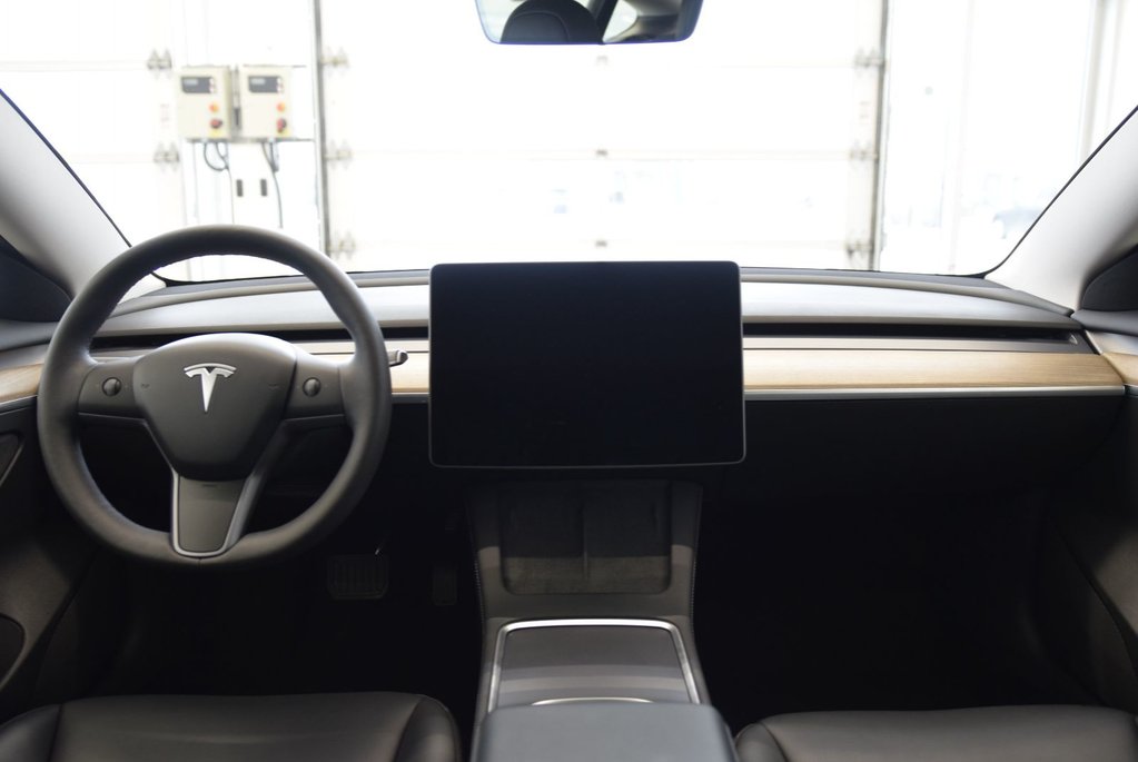 Tesla Model 3 SR+CUIR+TOIT PANO+LED+NAV 2023 à Laval, Québec - 23 - w1024h768px