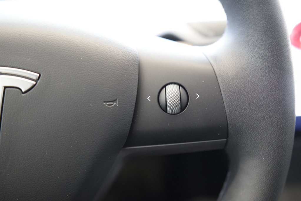 Tesla Model 3 SR+CUIR+TOIT PANO+LED+NAV 2023 à Laval, Québec - 26 - w1024h768px