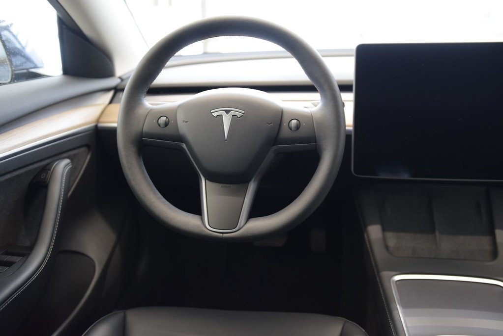 Tesla Model 3 SR+CUIR+TOIT PANO+LED+NAV 2023 à Laval, Québec - 24 - w1024h768px