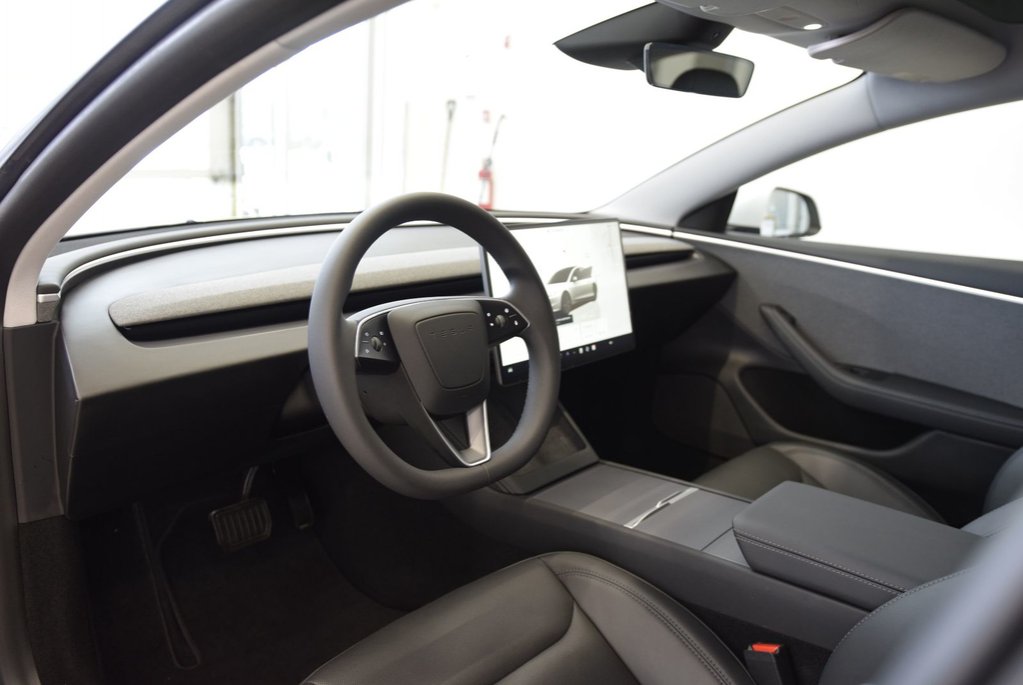 2024 Tesla Model 3 CUIR+TOIT PANO+LED+NAV+ in Laval, Quebec - 9 - w1024h768px