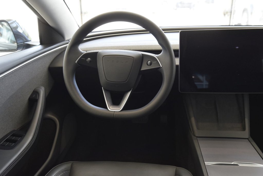2024 Tesla Model 3 SR+CUIR+TOIT PANO+LED+NAV in Laval, Quebec - 9 - w1024h768px