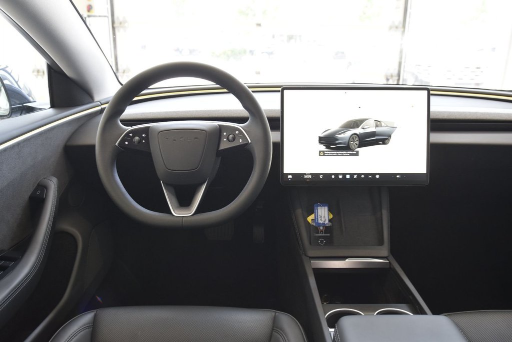 2024 Tesla Model 3 LONG RANGE+AWD+CUIR+TOIT in Laval, Quebec - 23 - w1024h768px