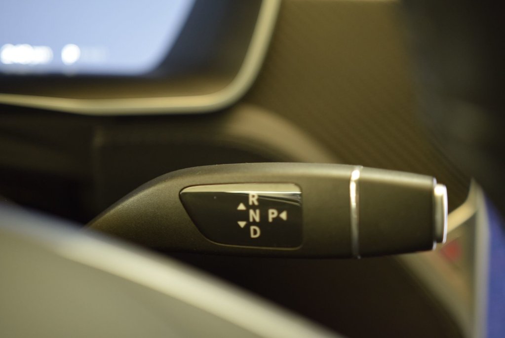 2018 Tesla Model X 75D+5 PASSAGERS+CUIR+TOIT in Laval, Quebec - 29 - w1024h768px