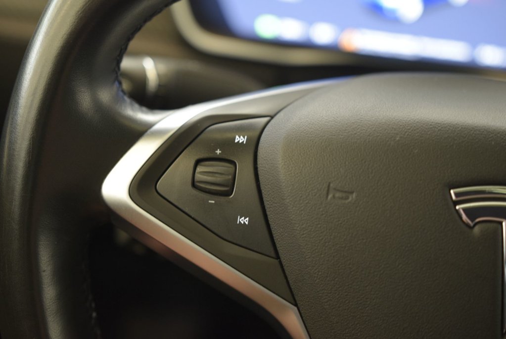 2018 Tesla Model X 75D+5 PASSAGERS+CUIR+TOIT in Laval, Quebec - 27 - w1024h768px