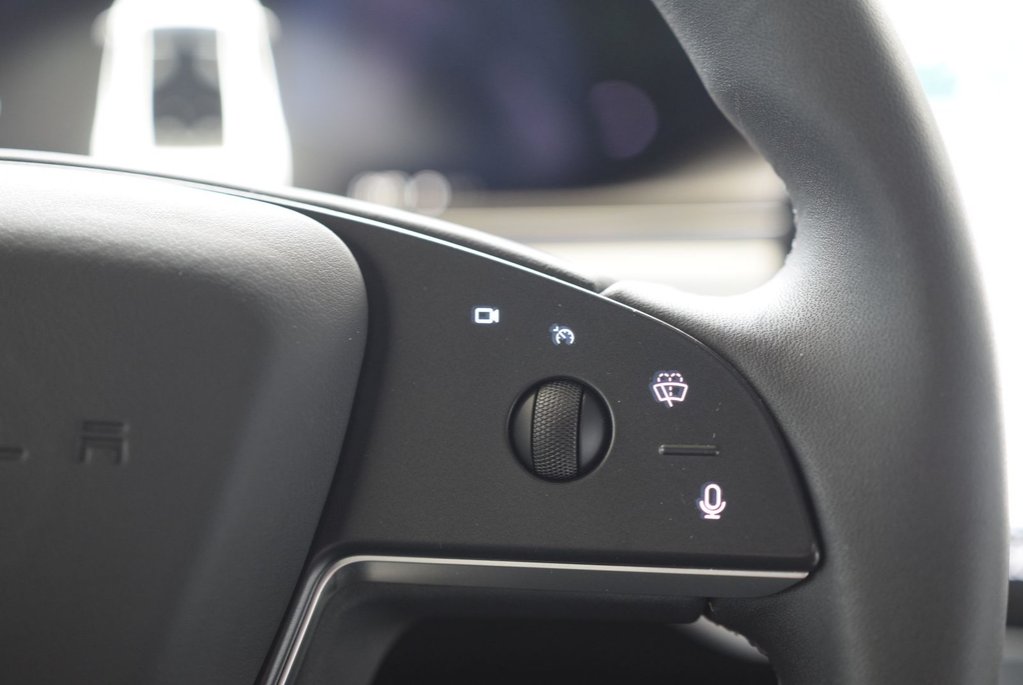 Tesla Model X PLAID+6 PASSAGERS+8 PNEUS 8 MAG 2024 à Laval, Québec - 25 - w1024h768px