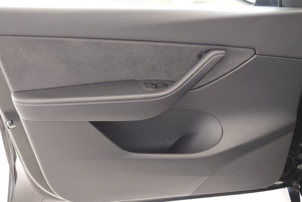 Tesla Model Y LONG RANGE+AWD+WRAP NOIR 2021 à Laval, Québec - 19 - w1024h768px