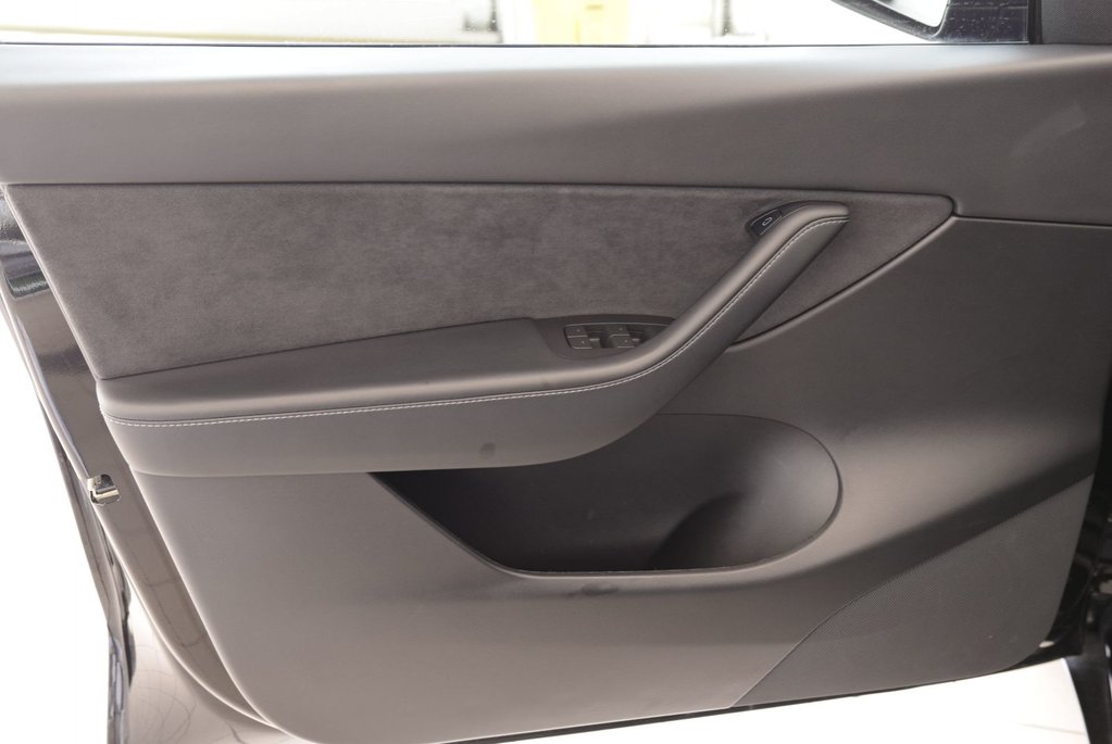 2022 Tesla Model Y LONG RANGE+WRAP COMPLET+ in Laval, Quebec - 21 - w1024h768px