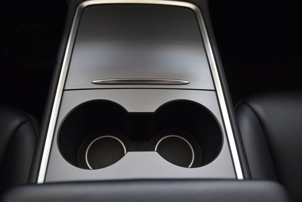 2022 Tesla Model Y LONG RANGE+WRAP COMPLET+ in Laval, Quebec - 33 - w1024h768px
