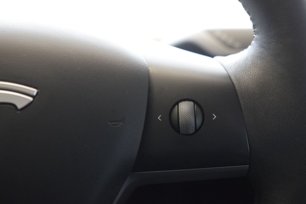 2022 Tesla Model Y LONG RANGE+7 PASSAGERS in Laval, Quebec - 26 - w1024h768px