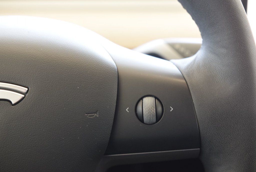 Tesla Model Y LONG RANGE+7 PASSAGERS+ 2022 à Laval, Québec - 23 - w1024h768px