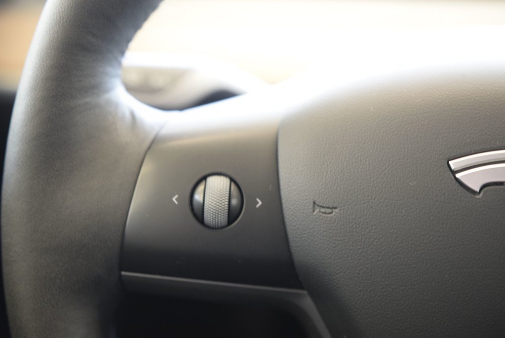 Tesla Model Y LONG RANGE+7 PASSAGERS+ 2022 à Laval, Québec - 22 - w1024h768px