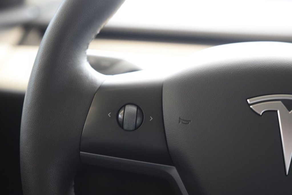 Tesla Model Y LONG RANGE+AWD+CUIR BLANC 2022 à Laval, Québec - 23 - w1024h768px