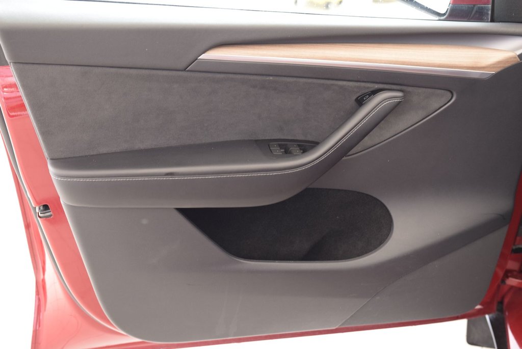 2023 Tesla Model Y SR+WRAP COMPLET+CUIR+TOIT in Laval, Quebec - 19 - w1024h768px