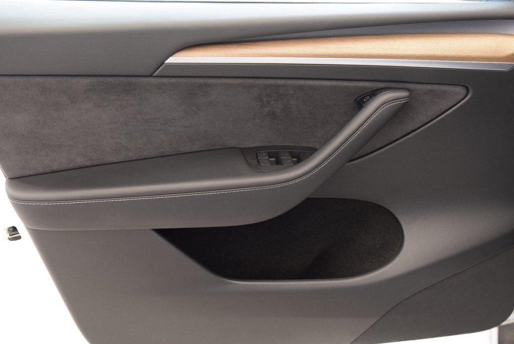2023 Tesla Model Y LONG RANGE+AWD+BAS KM+ in Laval, Quebec - 14 - w1024h768px