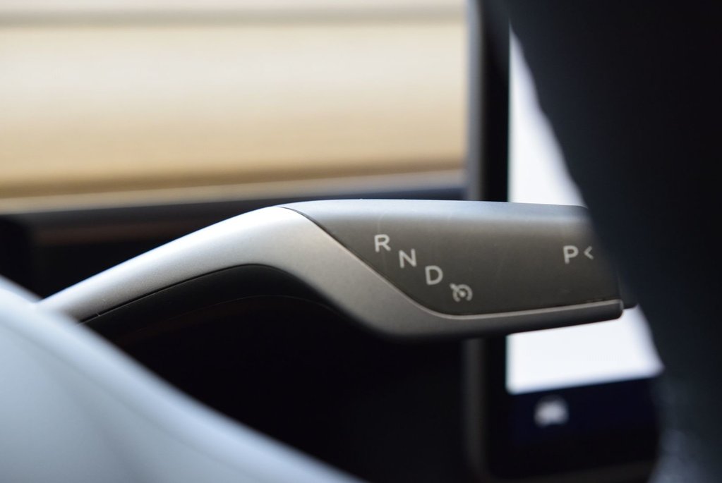 2023 Tesla Model Y LONG RANGE+AWD+BAS KM+ in Laval, Quebec - 25 - w1024h768px