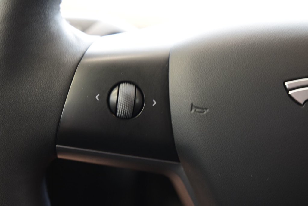 2023 Tesla Model Y LONG RANGE+AWD+BAS KM+ in Laval, Quebec - 23 - w1024h768px