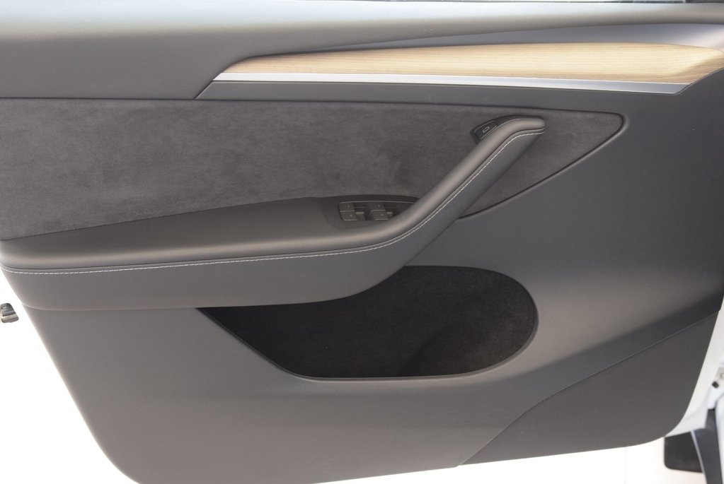 2023 Tesla Model Y CUIR+TOIT PANO+FRONT PPF in Laval, Quebec - 19 - w1024h768px