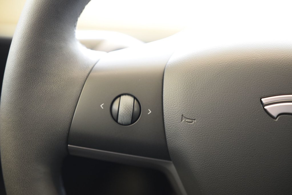 2023 Tesla Model Y CUIR+TOIT PANO+FRONT PPF in Laval, Quebec - 24 - w1024h768px