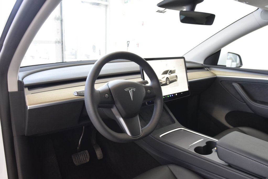2023 Tesla Model Y CUIR+TOIT PANO+FRONT PPF in Laval, Quebec - 8 - w1024h768px