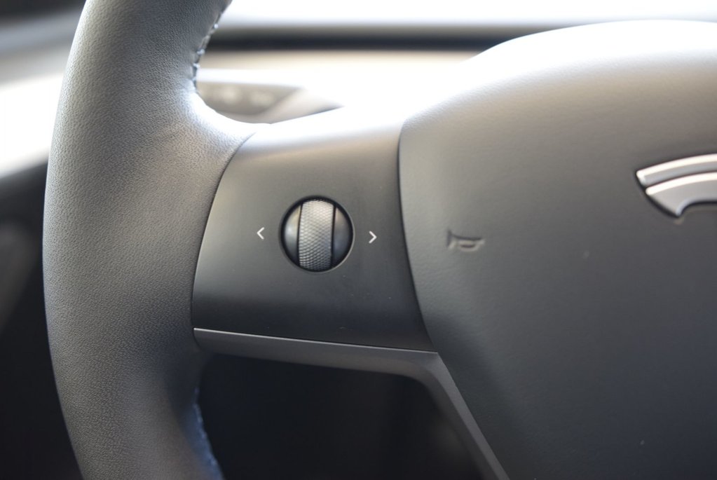 2023 Tesla Model Y LONG RANGE+CUIR BLANC+AWD in Laval, Quebec - 26 - w1024h768px