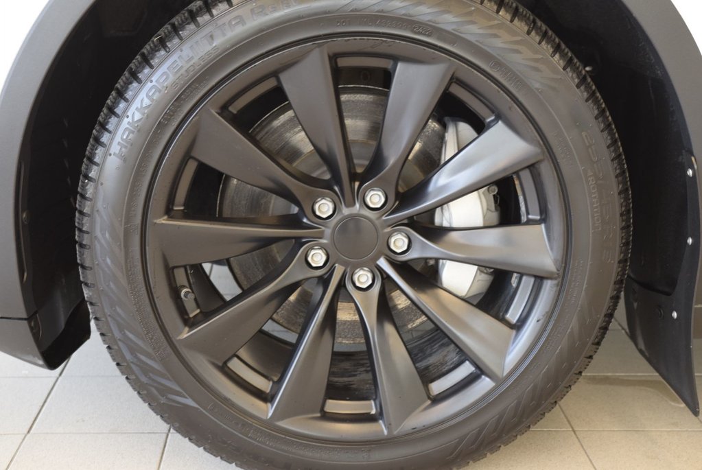2023 Tesla Model Y LONG RANGE+CUIR BLANC+AWD in Laval, Quebec - 9 - w1024h768px
